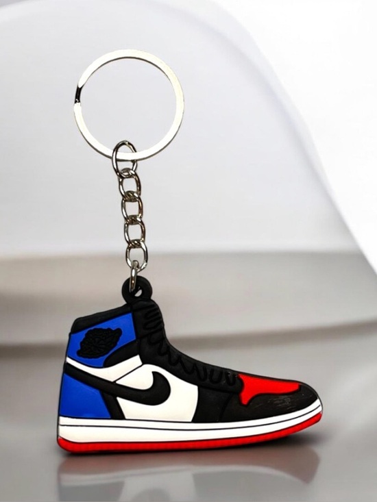 Other - Nike Air Jordan 1 Retro Top 3 Sneaker Keychain
